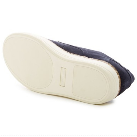 Andrew Marc Suede Casual Shoes - Picture 8 of 8